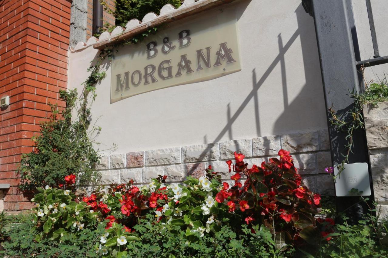 Morgana Acomodação com café da manhã Castrezatto Exterior foto